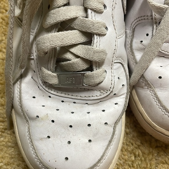 Nike Air Force 1 size 8.5 - Picture 3 of 3